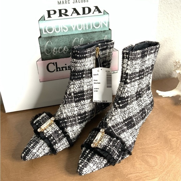 Anna Baiguera Shoes - Anna Baiguera kitten heel bootie